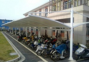 膜結(jié)構(gòu)電動(dòng)車棚究竟有哪些優(yōu)勢(shì)和好處?